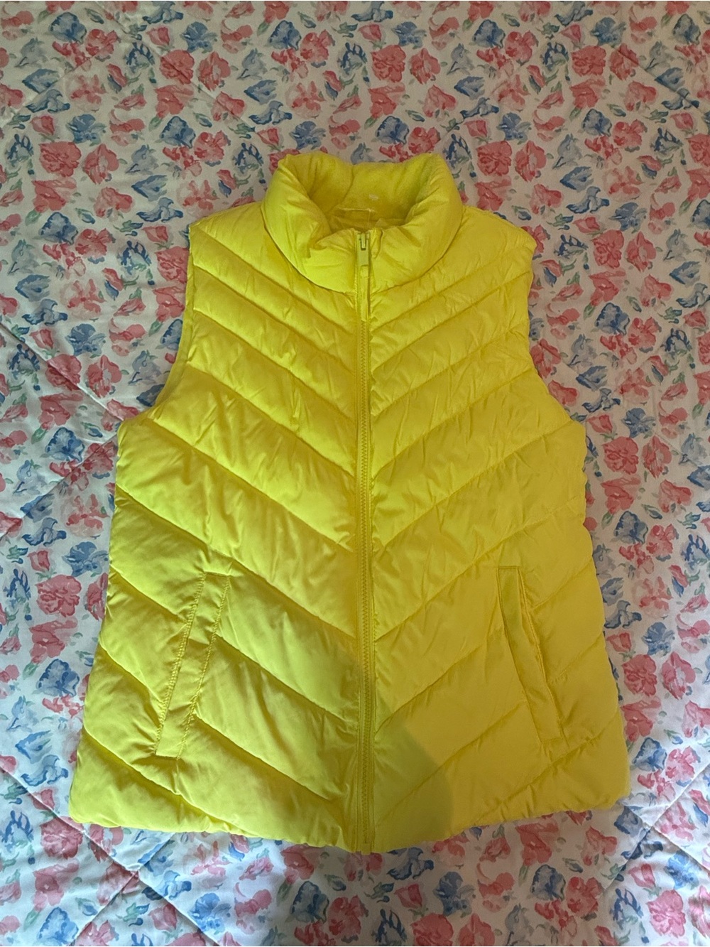 GAP Women's Bright Yellow Quilted Puffer Vest